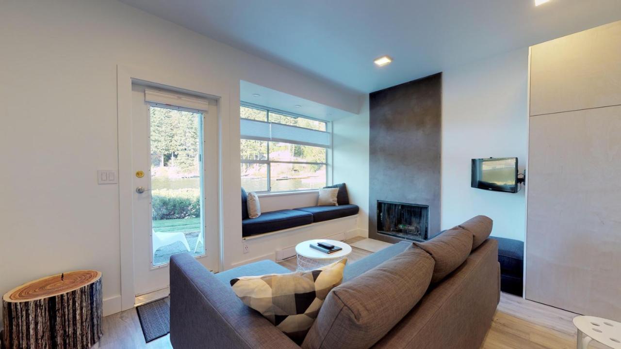 Lakefront Oasis By Harmony Whistler Exterior foto